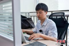 从“不敢开口”到“想让世界听懂” 脑瘫博士创业逐梦